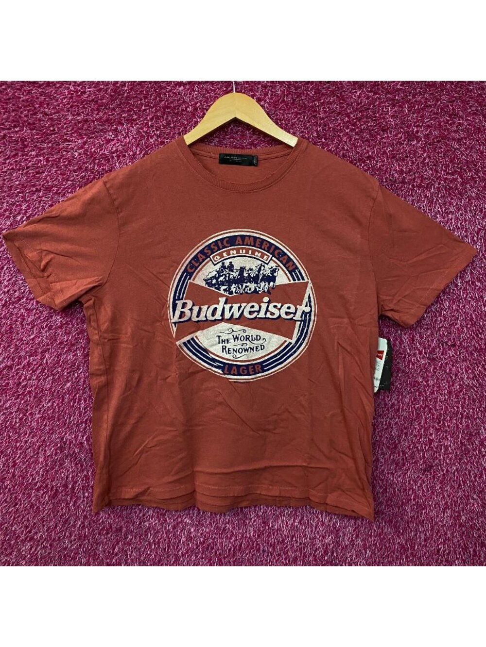 Budweiser World Renowned Classic American Lager Women's T-shirt Large